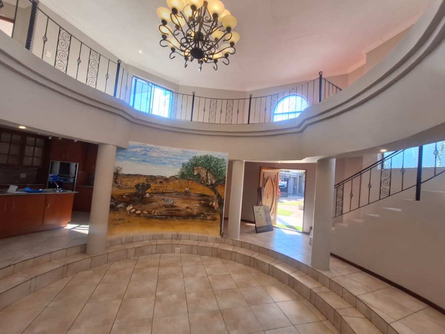 5 Bedroom Property for Sale in Roylglen Gardens Northern Cape